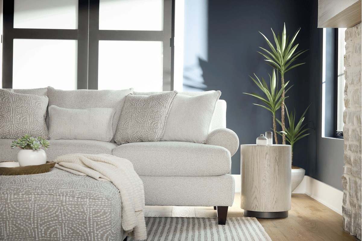 August Cocktail Ottoman 5