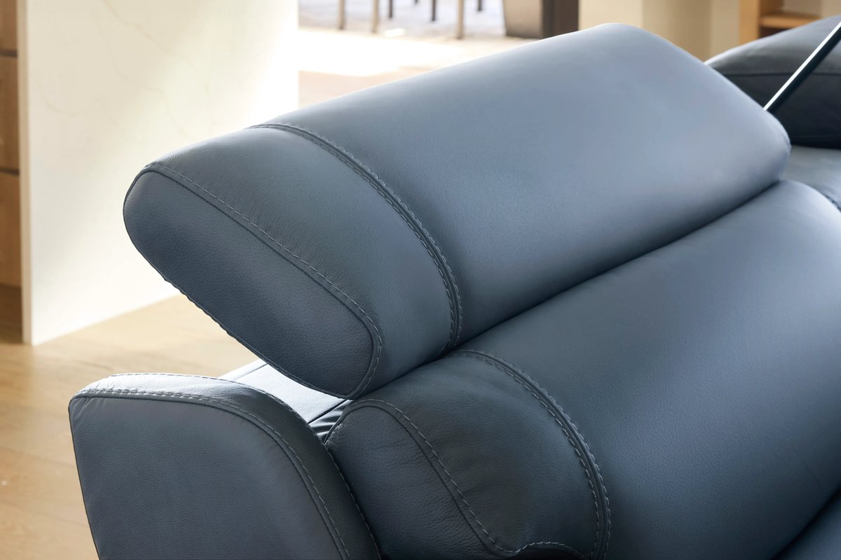 Element Navy Dual Power Reclining 7-Piece Console Sectional 23