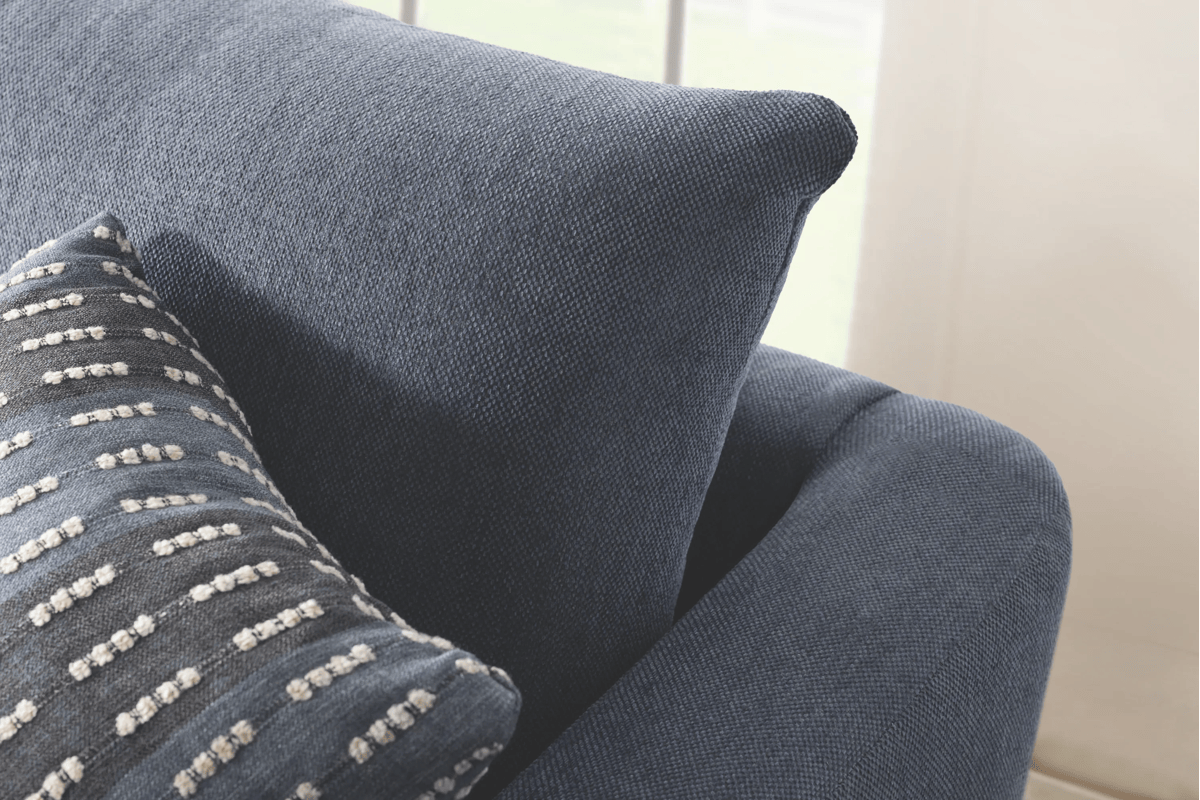 Ellington Loveseat by Flexsteel 7
