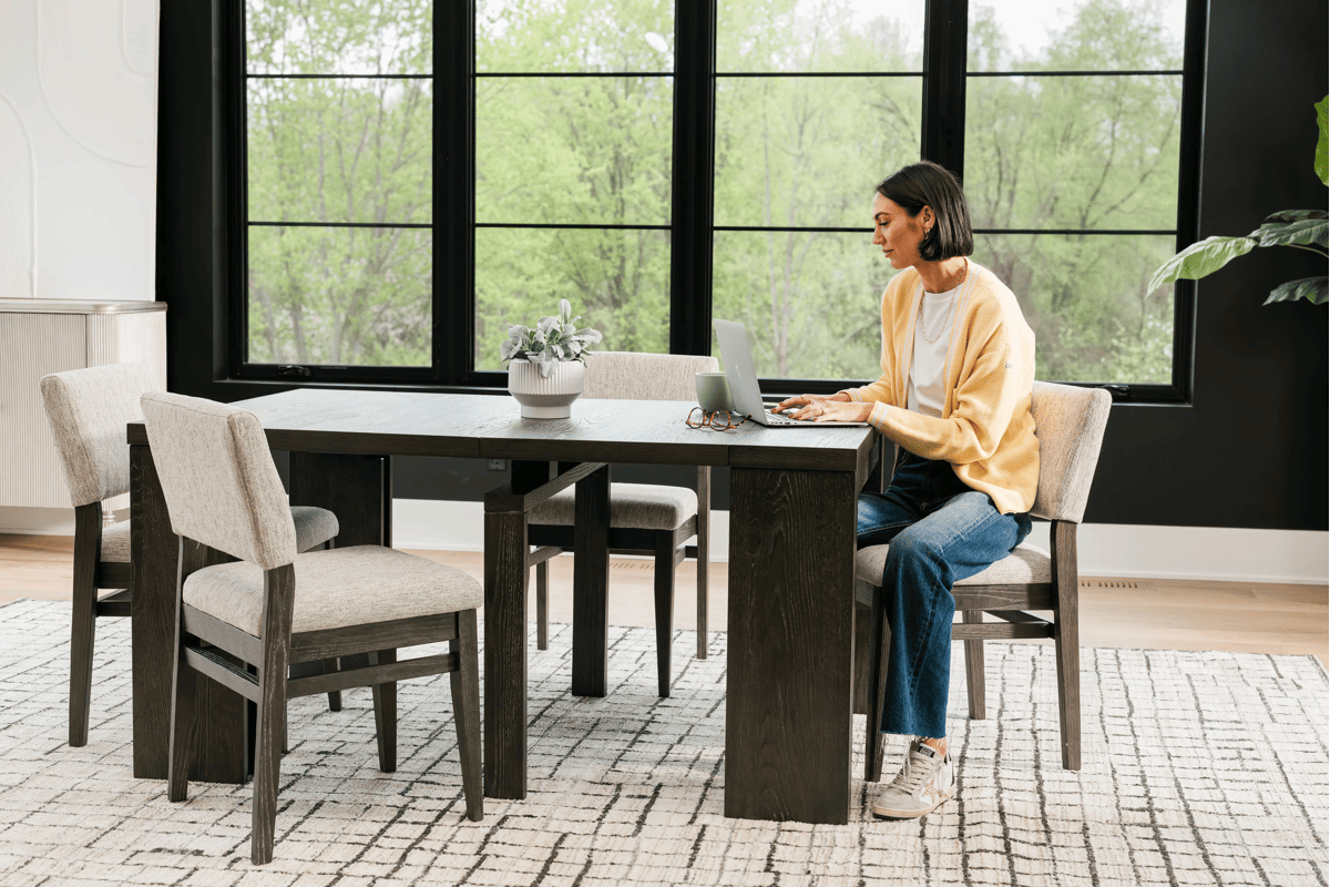 Stages Brown Table + 4 Chairs  2